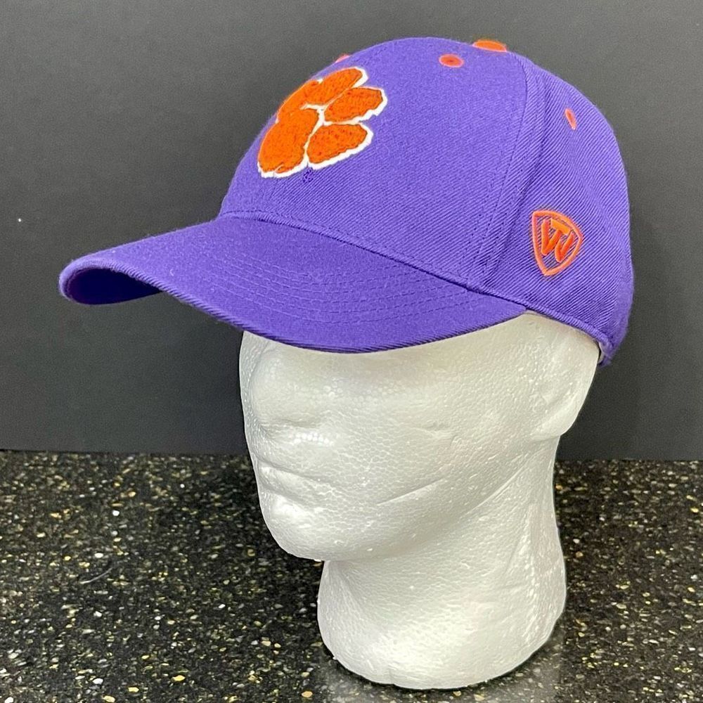 Clemson Top of the World Fitted cap. 7 1/8. New without tags!